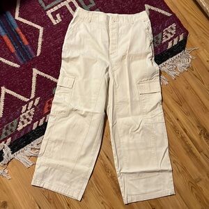 Universal thread cargo pants